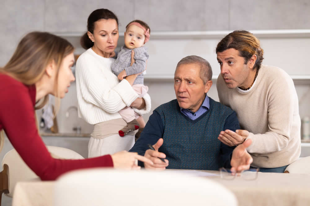 Familie im Streitgespräch